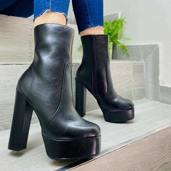 𝙇𝙖𝙨𝙩 𝙎𝙞𝙯 8.5 🖤South London Platform Boot - Picture 3 of 11